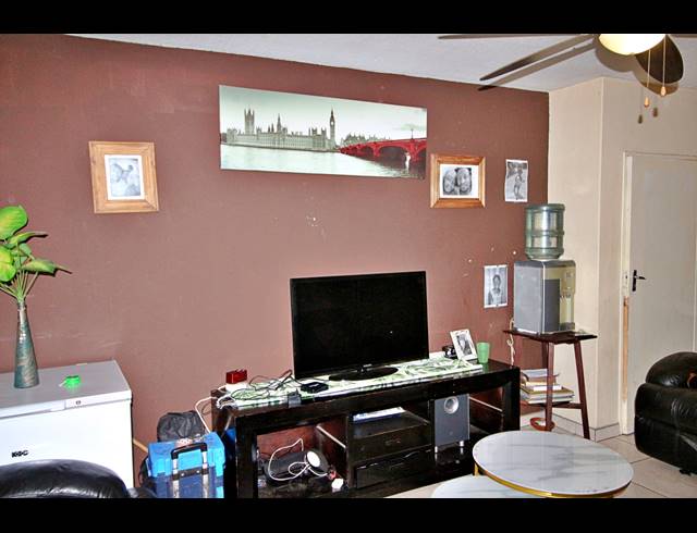 2 BEDROOM TOWNHOUSE FOR SALE IN EDLEEN